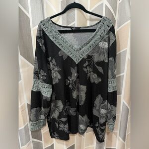 BloomChic Black and Gray Floral Blouse